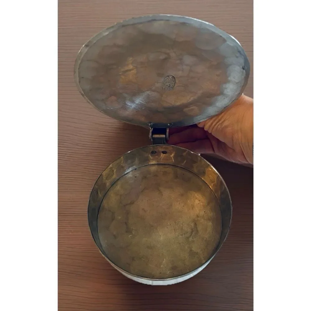 Hand Forged Metal Silent Butler's Crumb Catcher Everlast Metal #552